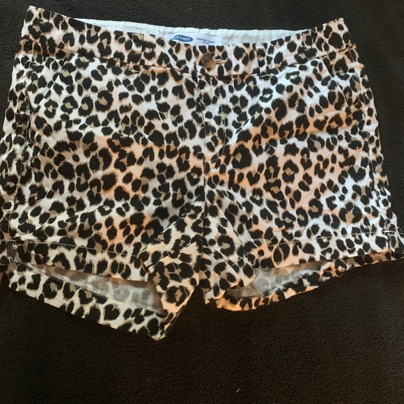 Cheetah print mid-rise old navy shorts - Picture 1 of 4